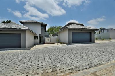 Cluster House For Sale in Bedfordview, Bedfordview