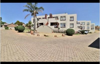 Apartment / Flat For Sale in Krugersdorp, Krugersdorp