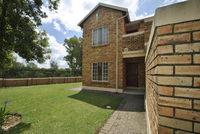 Apartment / Flat For Sale in Honey Park, Roodepoort