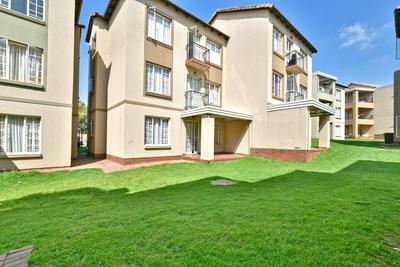Apartment / Flat For Sale in Meredale, Johannesburg