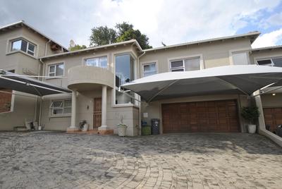 Duplex For Sale in Glenvista, Johannesburg