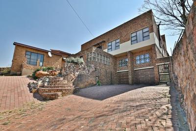 House For Sale in Winchester Hills, Johannesburg
