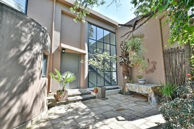 Duplex For Sale in Bassonia, Johannesburg