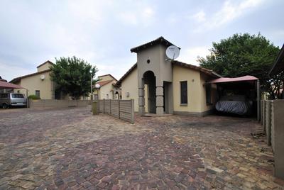 Townhouse For Sale in Ormonde, Johannesburg