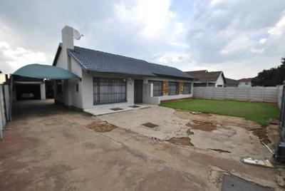 House For Sale in Leondale, Germiston