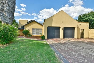 House For Sale in Glenanda, Johannesburg
