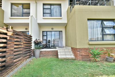 Apartment / Flat For Sale in Oakdene, Johannesburg