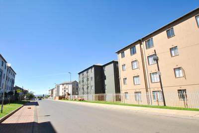 Apartment / Flat For Sale in Jabulani, Soweto