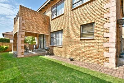 Townhouse For Sale in Honeydew Manor, Roodepoort
