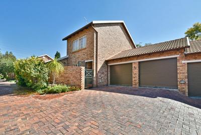 Townhouse For Sale in Bromhof, Randburg