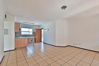 Apartment / Flat For Sale in Ferndale, Randburg