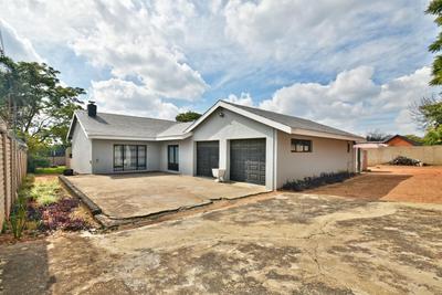 House For Sale in Klevehill Park, Sandton