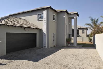 House For Sale in Thatchfield, Centurion