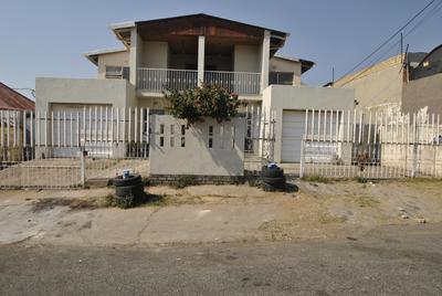 House For Sale in Regents Park, Johannesburg