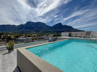 Apartment / Flat For Sale in Claremont Upper, Cape Town