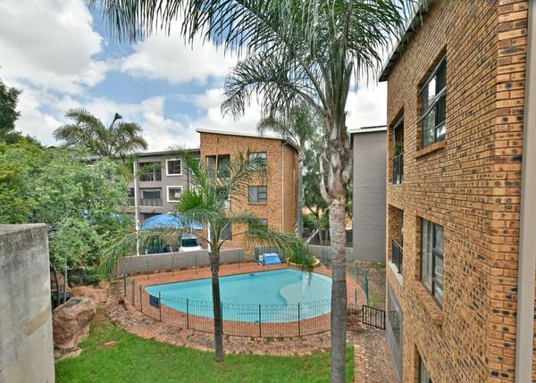Apartment / Flat For Sale in Mulbarton, Johannesburg