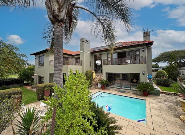 House For Sale in Eagle Canyon Golf Estate, Roodepoort