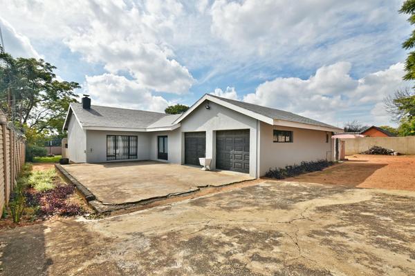 House For Sale in Klevehill Park, Sandton
